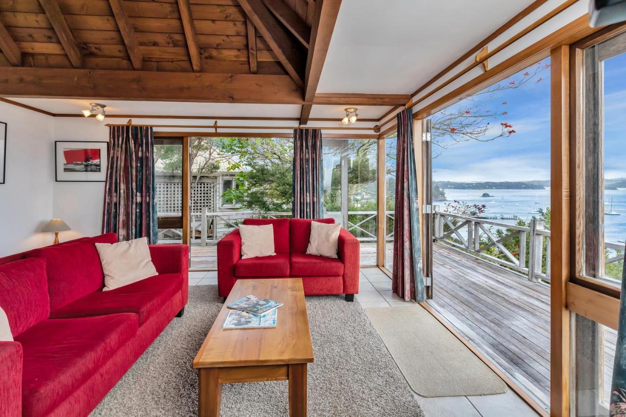 Te Maiki Retreat - Russell Holiday Home Экстерьер фото