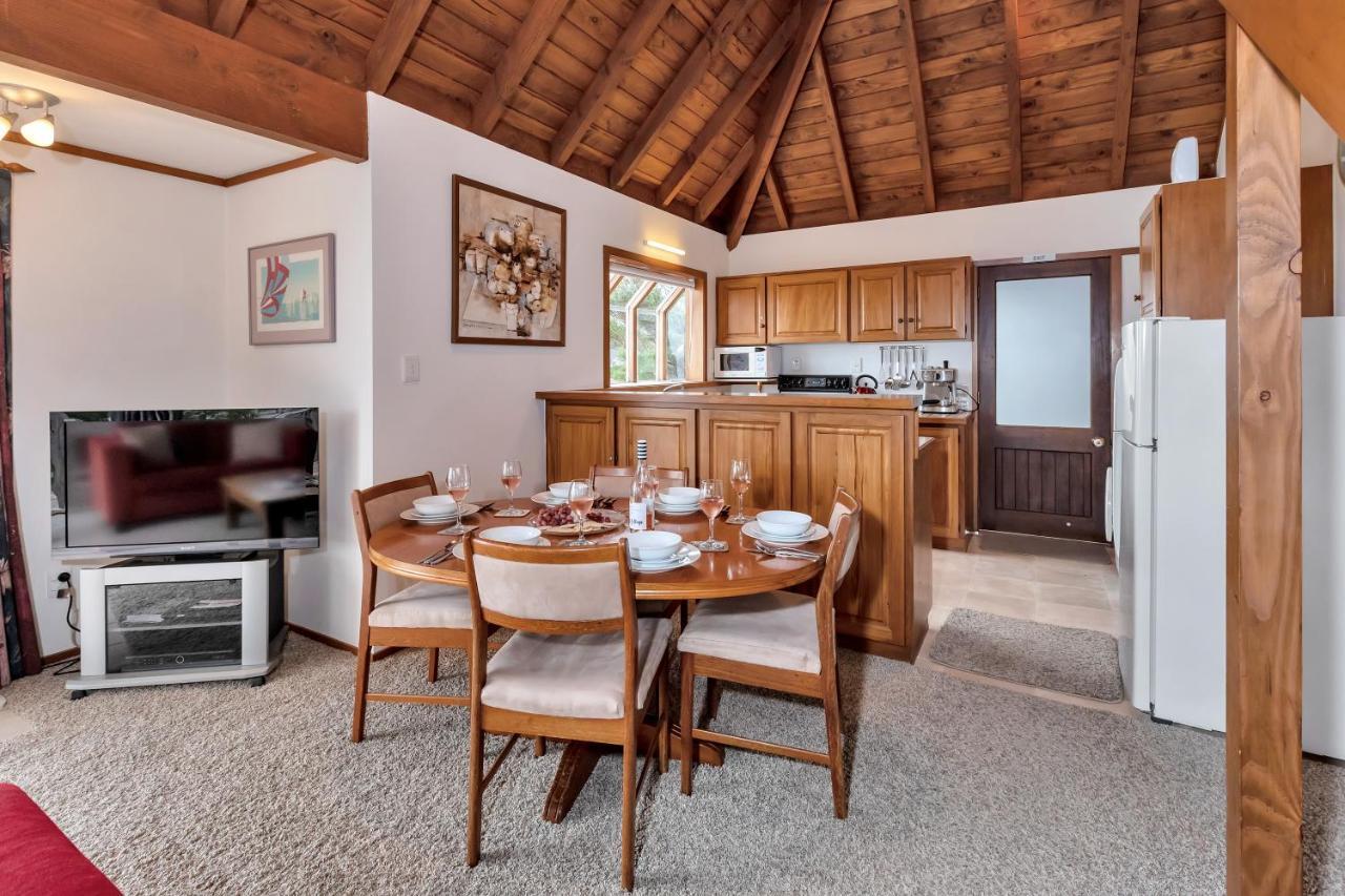 Te Maiki Retreat - Russell Holiday Home Экстерьер фото